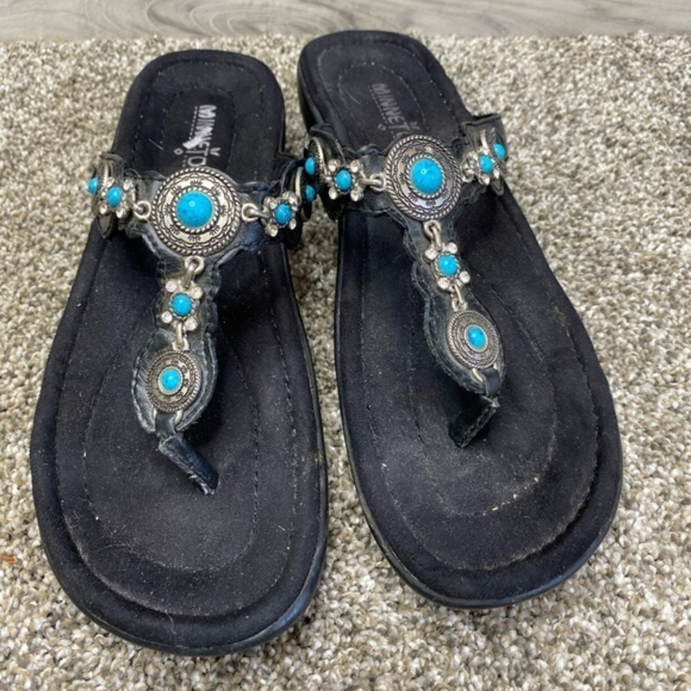 Minnetonka Boca Thong Sandal - Black Leather / Turquoise 5
